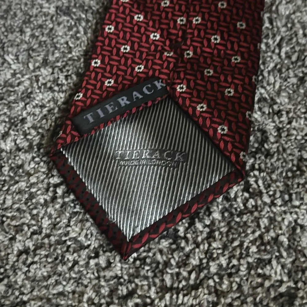 Tie Rack London Red/White Flower Pattern Men’s Neck Tie 100% Silk